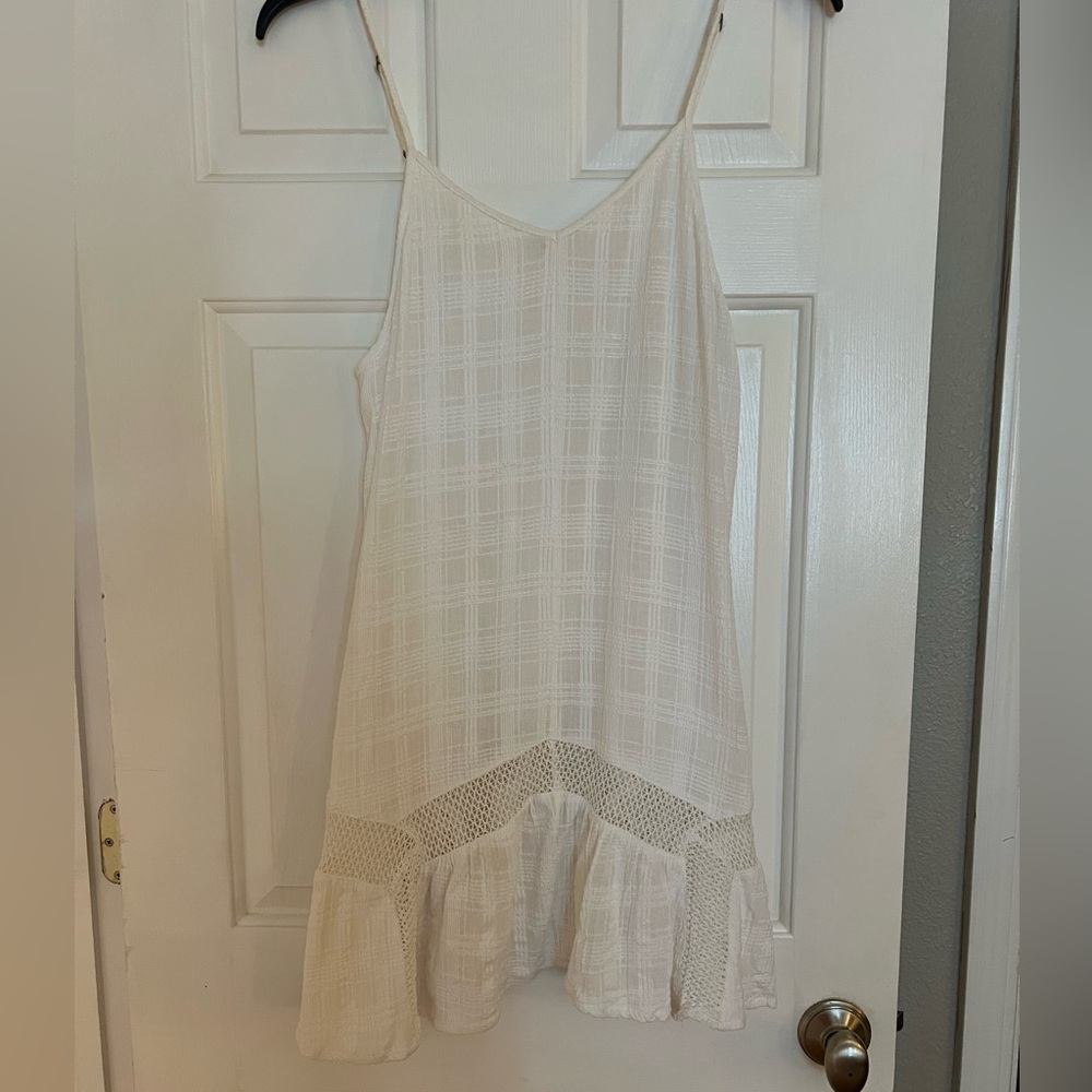 Rip Curl traditional linen cover up. XL but does more like a large. NWOT